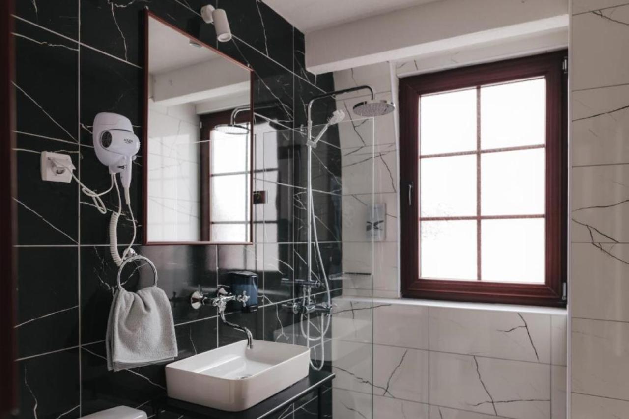 Hotel Castrum Скопье Экстерьер фото