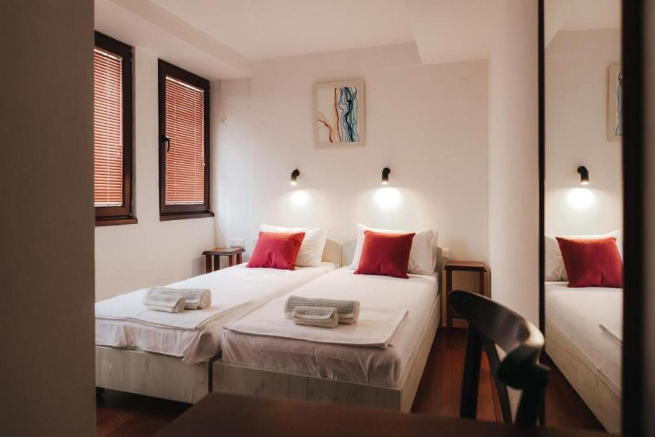 Hotel Castrum Скопье Экстерьер фото